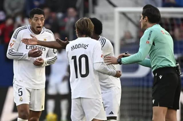 开云入口-同样曝英文粗口，青木翻过的案，贝林为何翻不了？